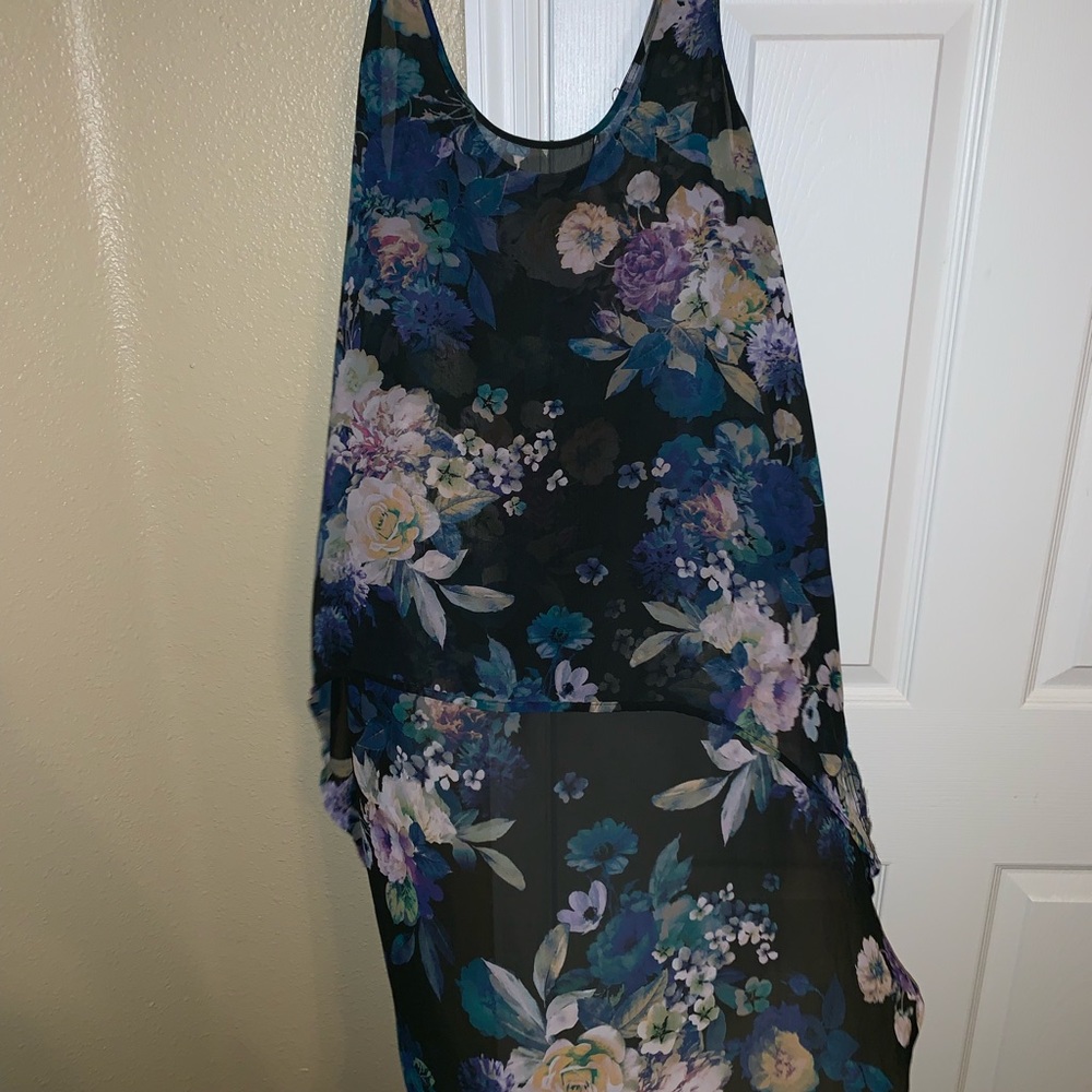 Low high floral top